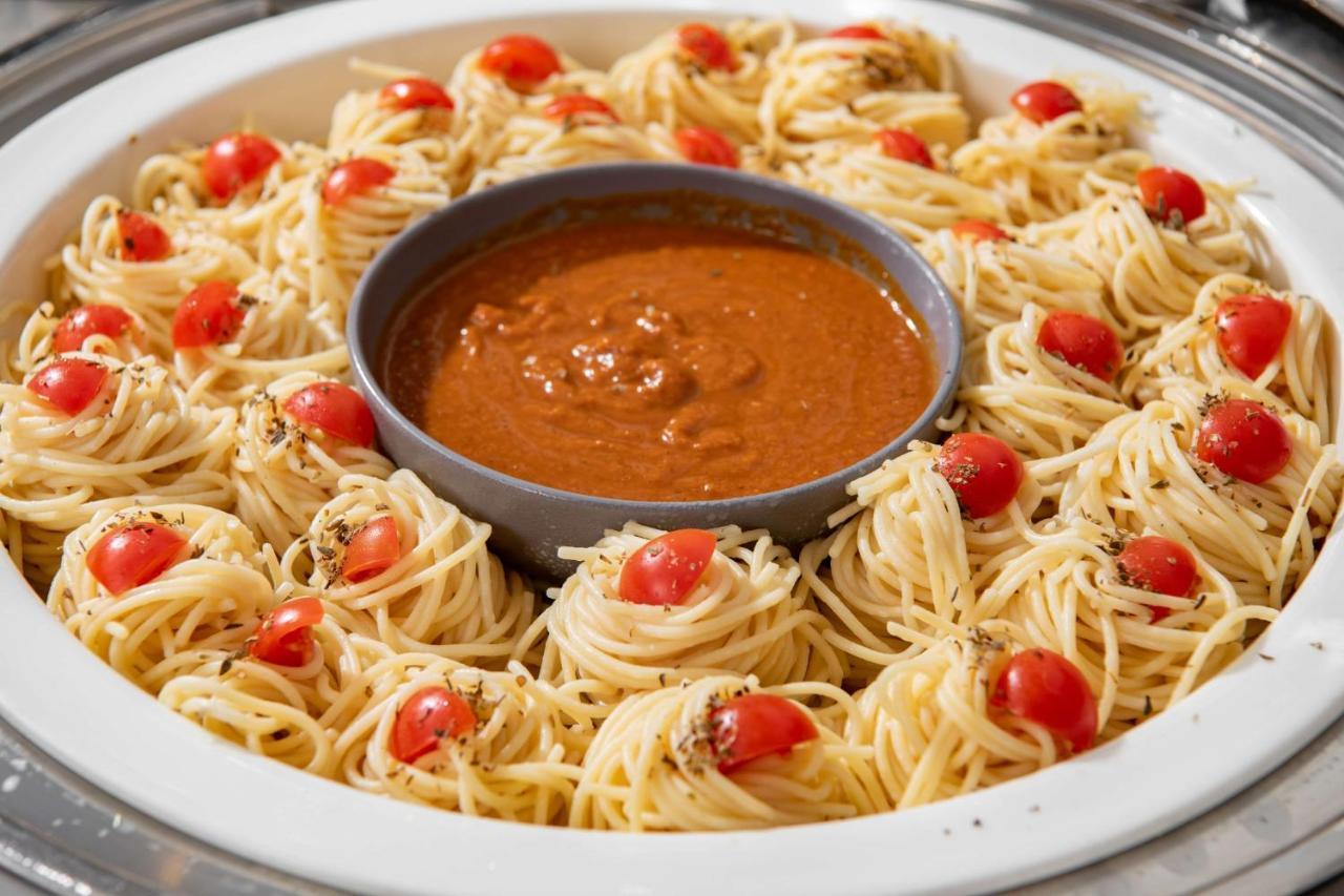 Park Inn By Radisson Makkah Aziziyah La La Mecca Esterno foto Spaghetti aglio e olio