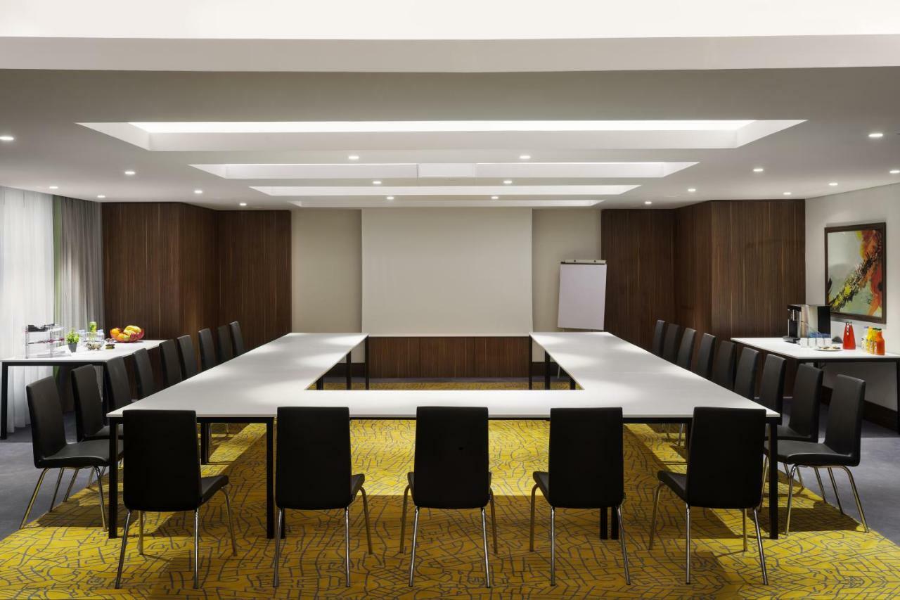 Park Inn By Radisson Makkah Aziziyah La La Mecca Esterno foto The meeting room at the hotel